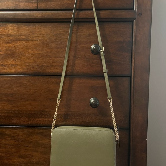 NWT Michael Kors Large Jet Set Olive Crossbody Bag - Picture 4 of 10